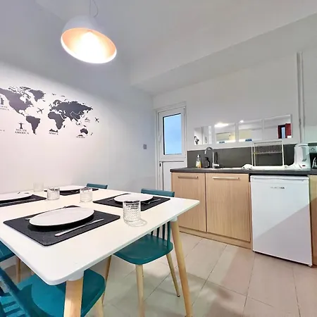 2 Bedroom Apartment Athens - Kallimarmaro Buitenkant foto