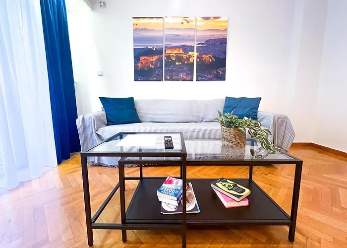 2 Bedroom Apartment Athens - Kallimarmaro